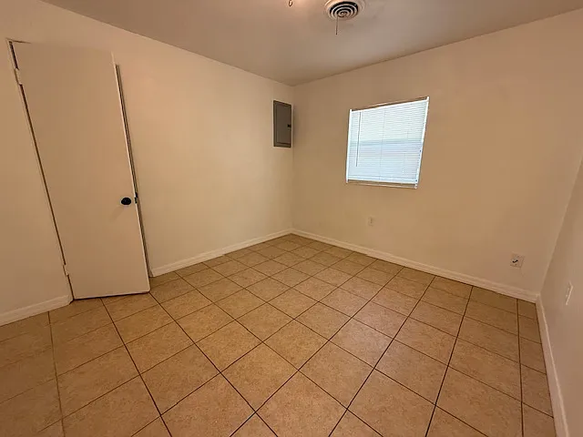 2076 N Kepler Rd — Photo 11