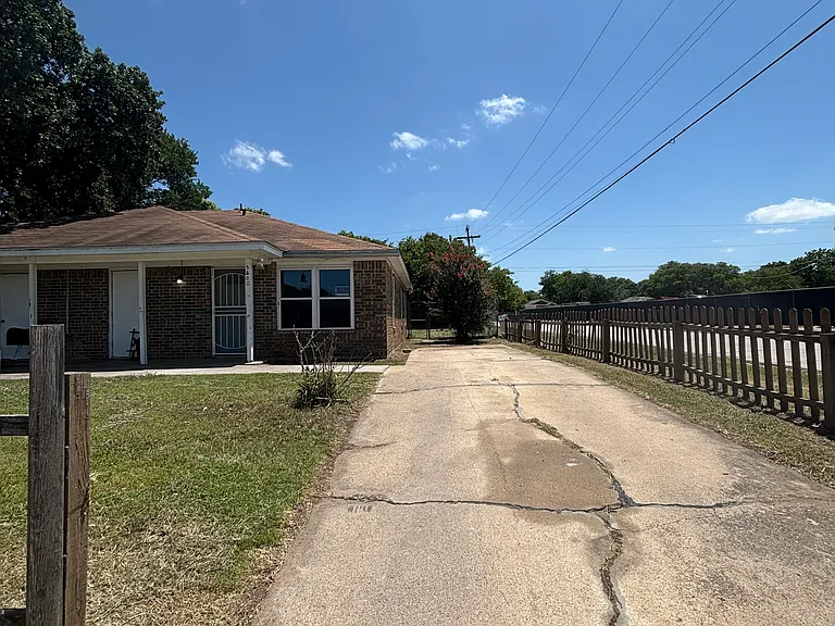 5800 Asbury Ave — Photo 1