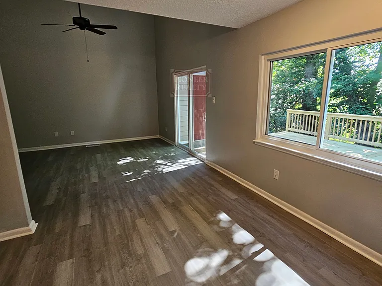 1827 Ivystone Dr — Photo 7