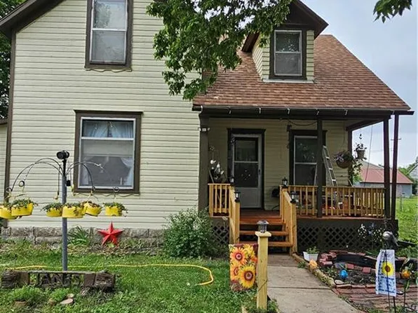113 S West St, Powhattan, KS 66527