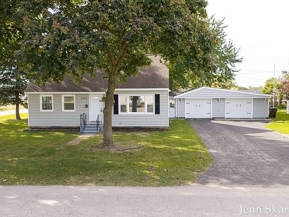 2nd image of 1782 Vine St