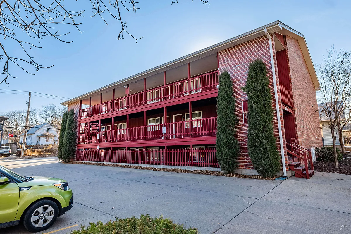 Building Photo - 2209 D St