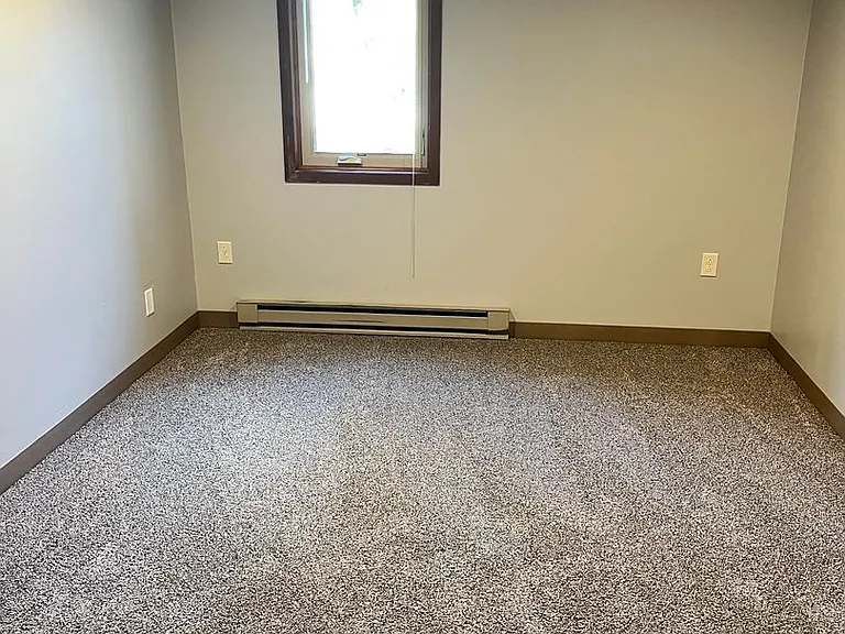 1038 Fond du Lac Ave — Photo 5