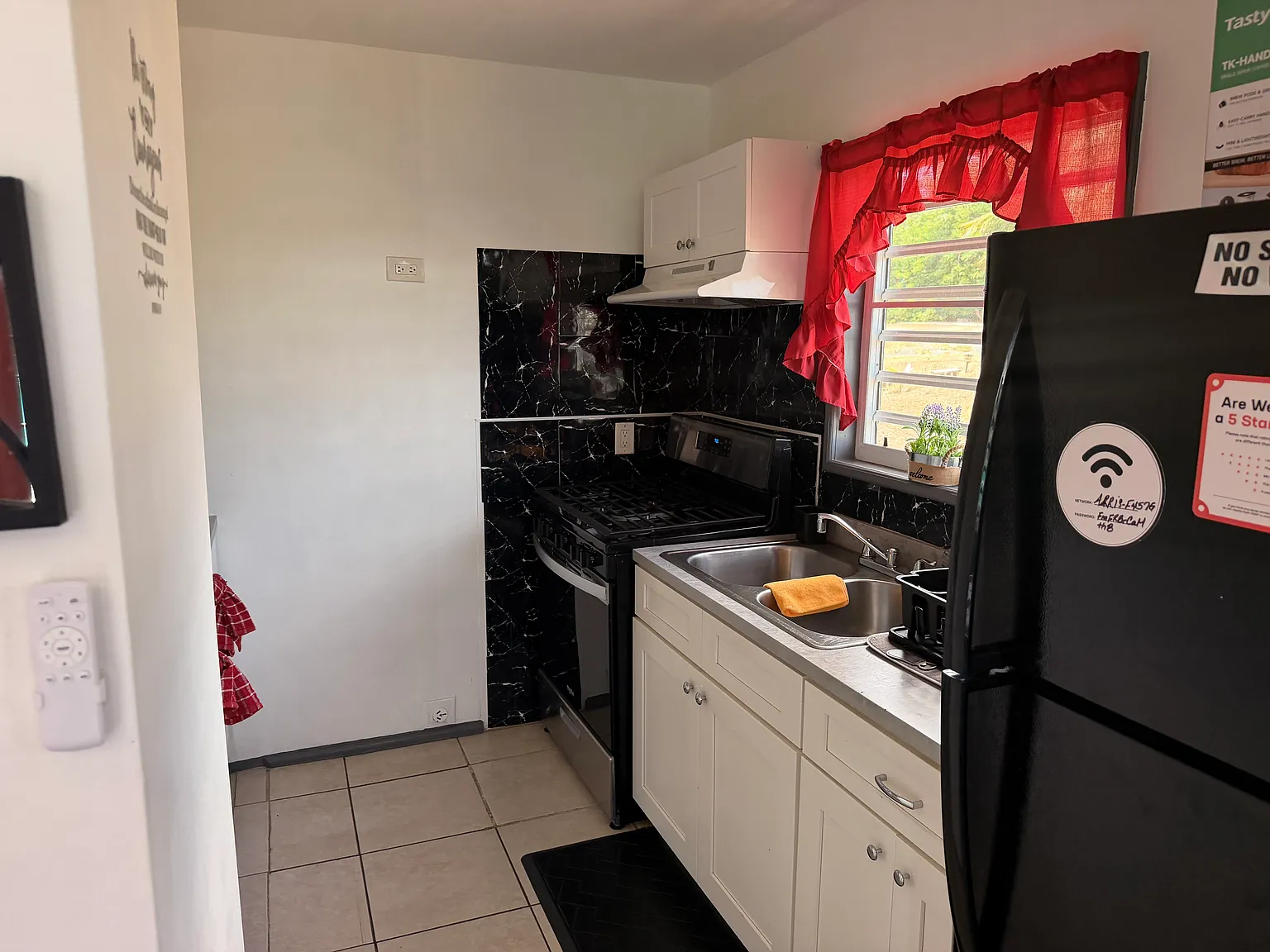 3 bed, 952 sqft, $2,800 — Photo 2