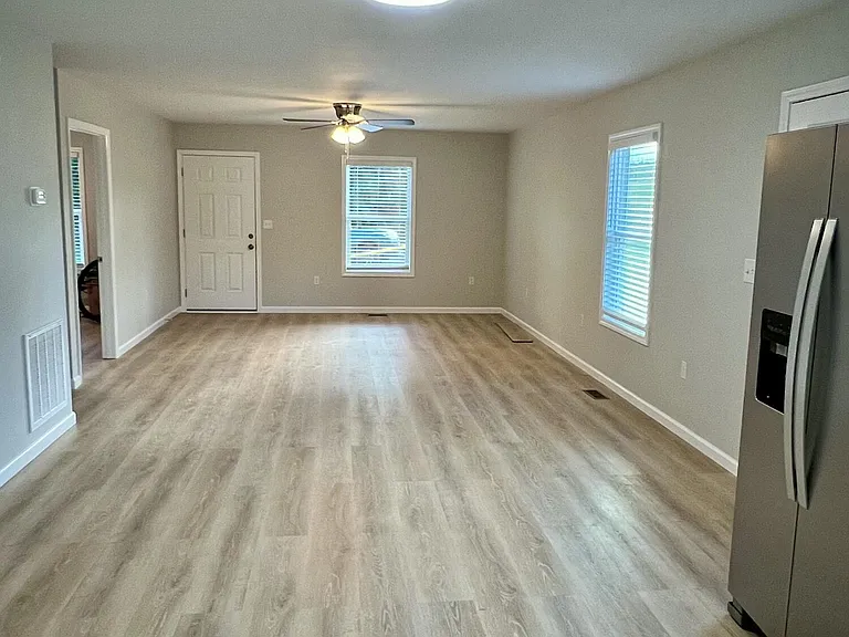 208 Hill Ave — Photo 6