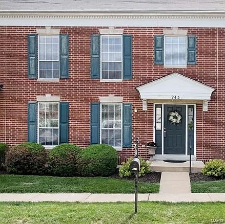 Welcome to this spacious 1.5 Story townhome with 3 bedrooms and 2 1/2 baths.