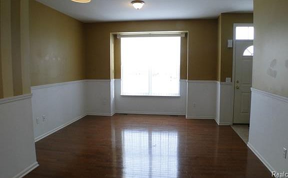 5th image of 691 Summerfield Dr #216