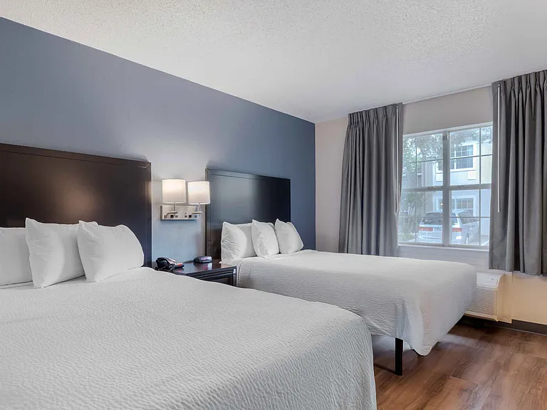 Studio Suite - 2 Full Beds