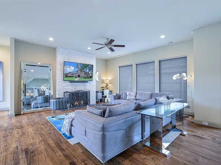 5624 Gillum Dr — Photo 12