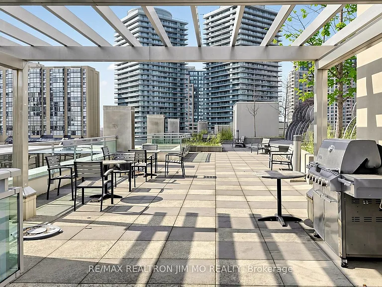 18 Holmes Ave #1606 — Photo 35