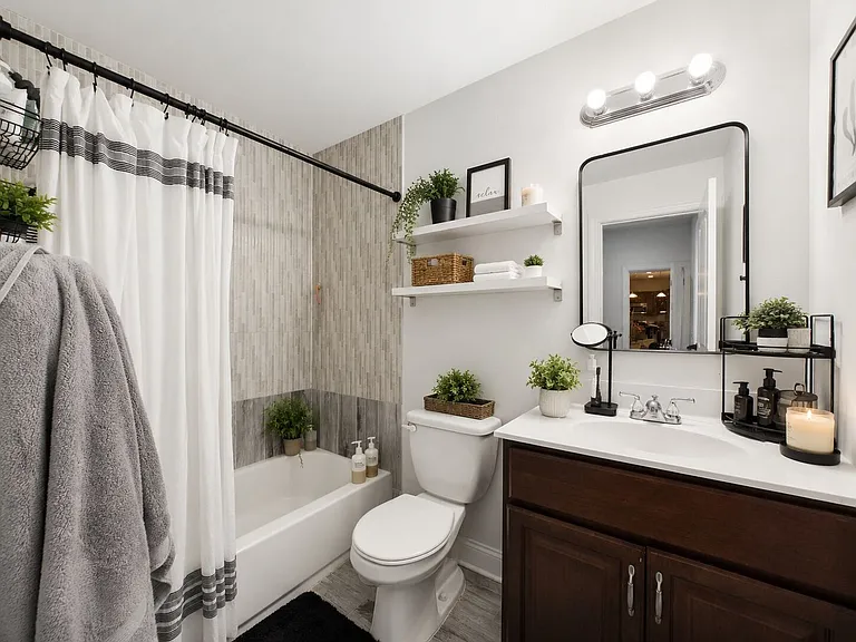 1621 Green Street — Photo 12