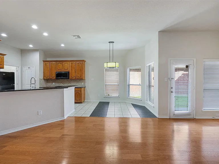 1411 Snowberry Dr — Photo 6