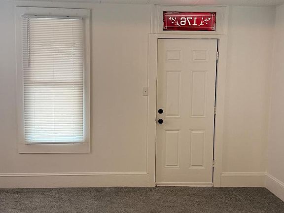 4th image of 176 Griffith St