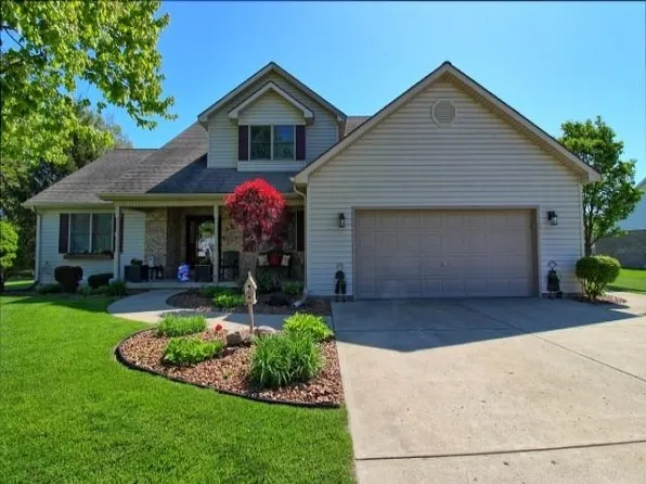 100 Manor Ct, Connersville, IN 47331