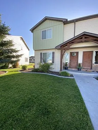 3 bed, 1800 sqft, $1,800 — Photo 2