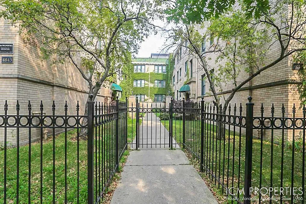 4838 N Wolcott Ave — Photo 3