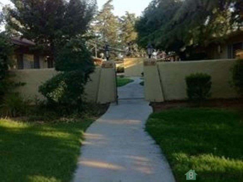 2nd image of 84 W Beverly Dr