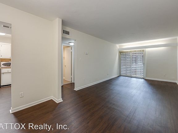 3rd image of 302 E Georgia St #2F