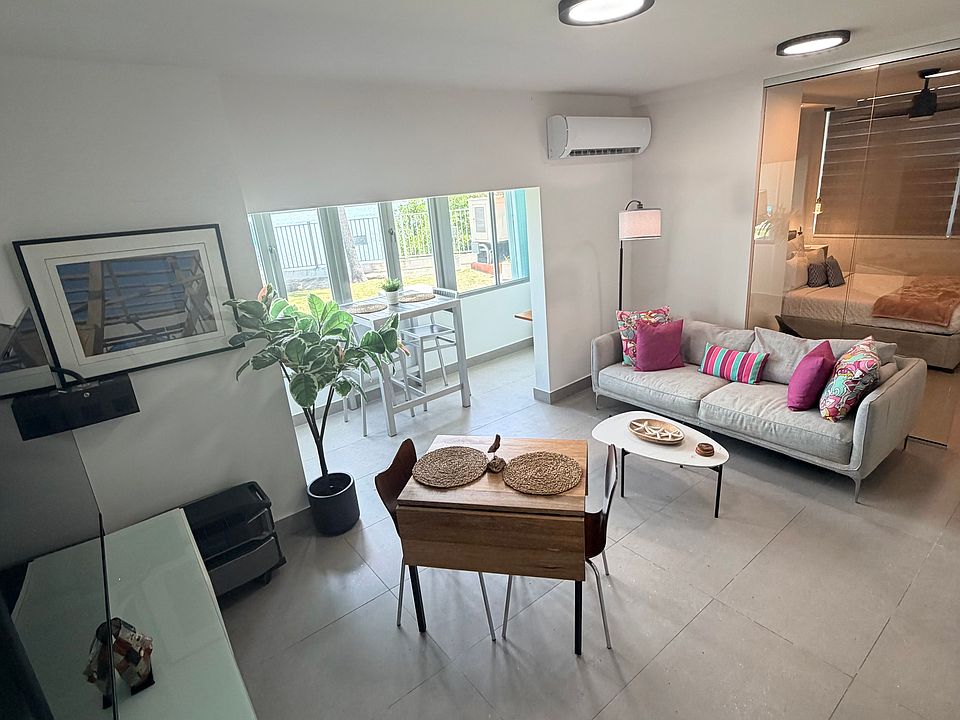 1st image of 1020 Ashford #23