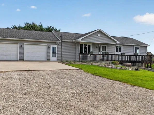1147 230th St, Waverly, IA 50677