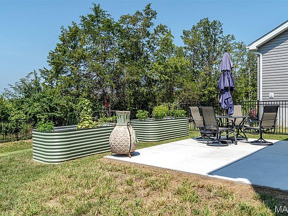 4th image of 1066 Vardon Meadows Dr
