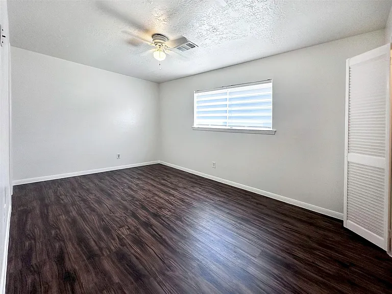 9270 Theysen Dr — Photo 19
