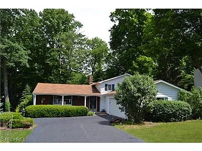 8551 Bayberry Dr NE photo 1