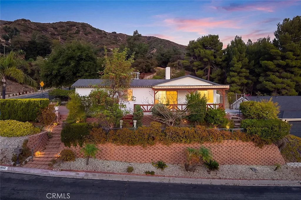 3 bed, 1656 sqft, $4,800 — Photo 2