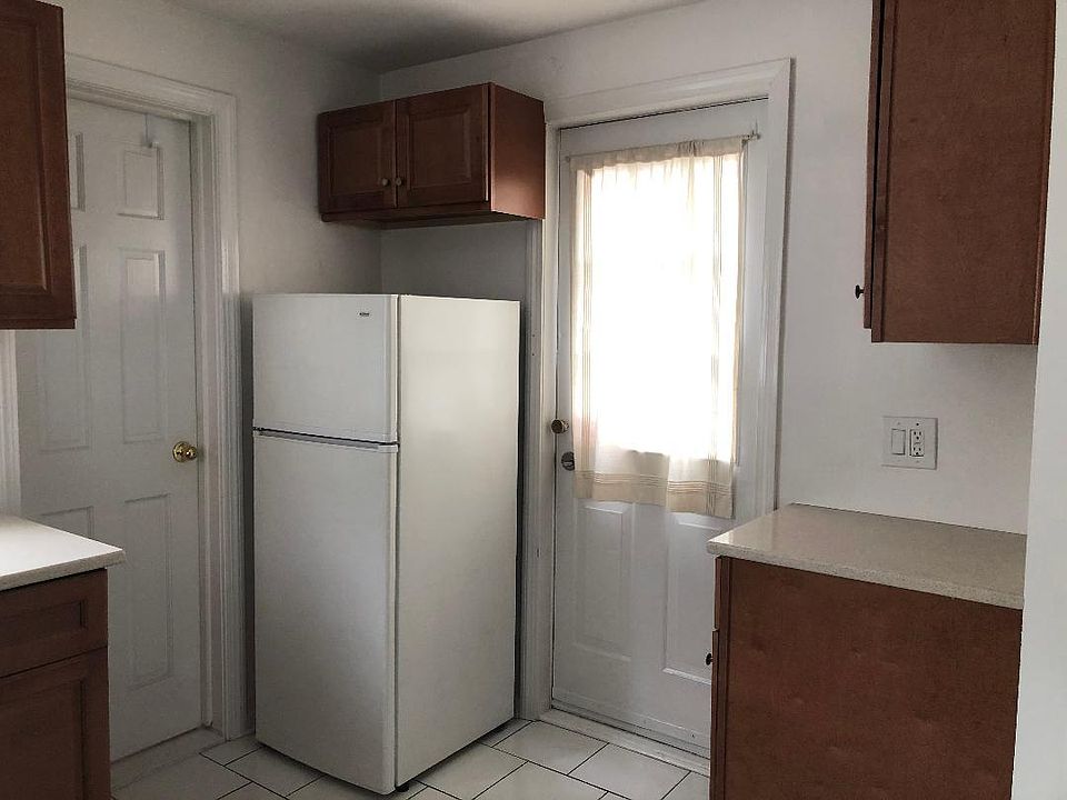 2nd image of 6918 79th St Floor 1