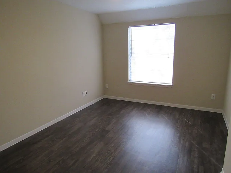 The Metropolis Apartments — Photo 77