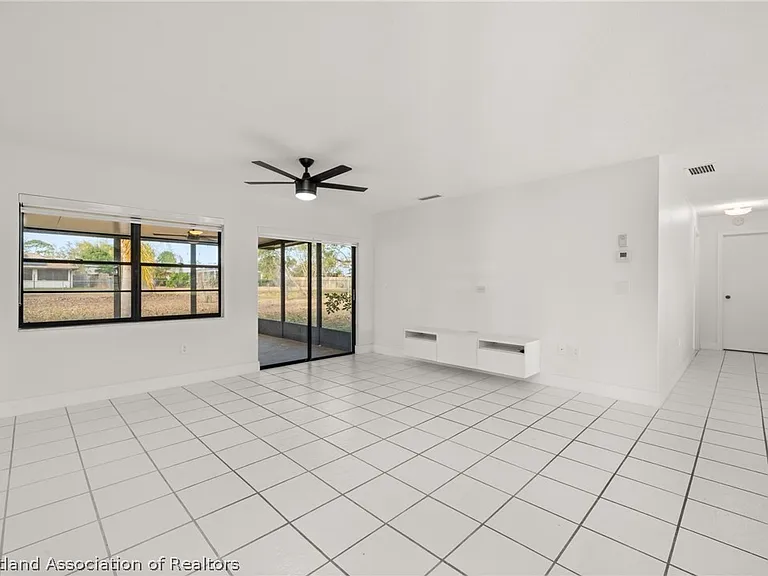 3407 Divot Rd — Photo 6