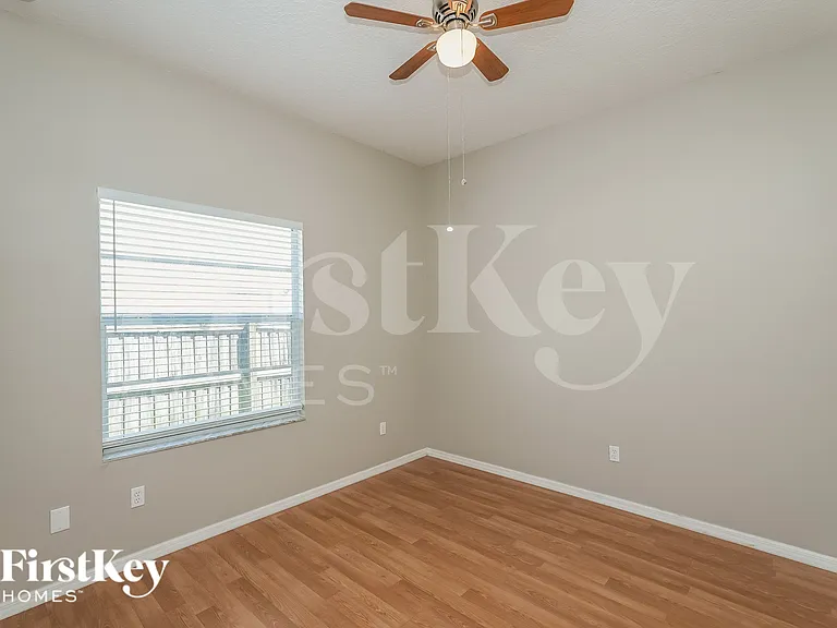 9712 Glenpointe Dr — Photo 11
