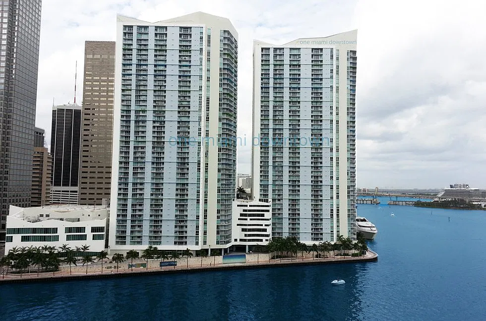 2 bed, 1227 sqft, $4,400 — Photo 4