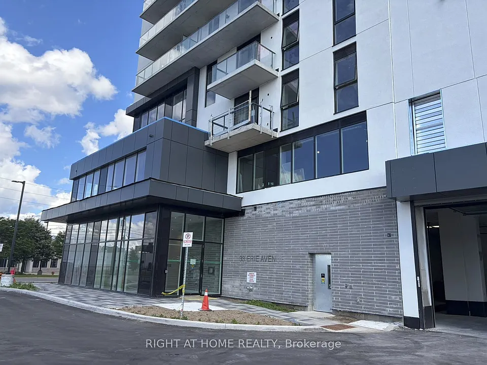 33 Erie Ave #1402