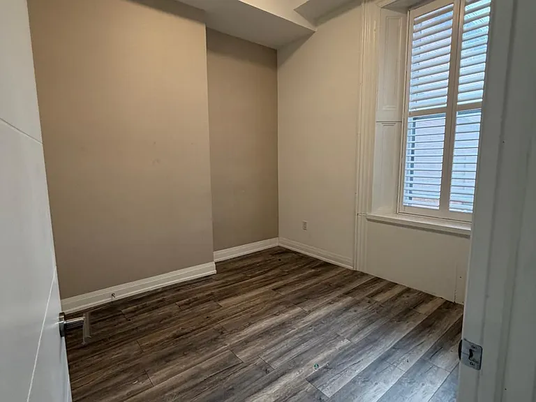 215 Jarvis St #3 — Photo 9