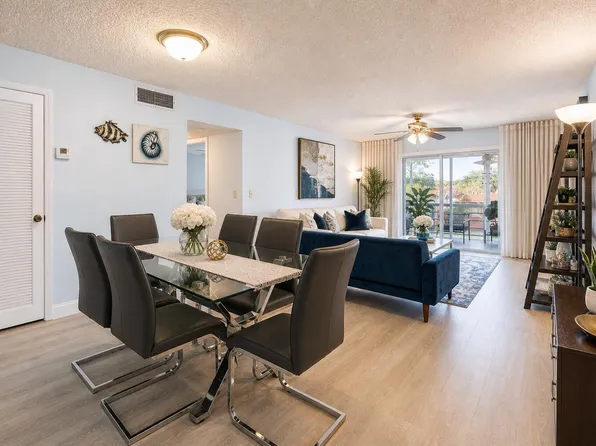 12012 Greenway Cir S APT 209, Royal Palm Beach, FL 33411