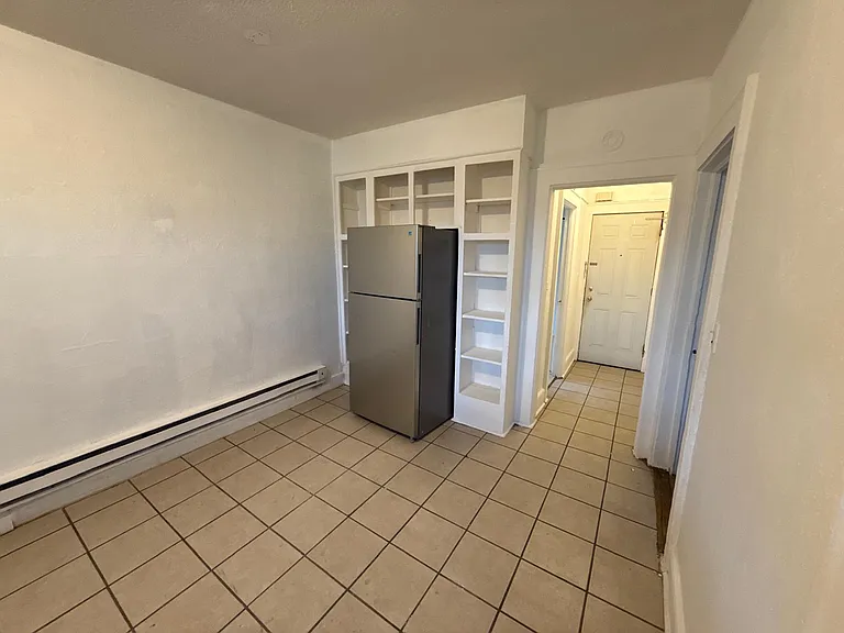 106 S Essex Ave #3 — Photo 4