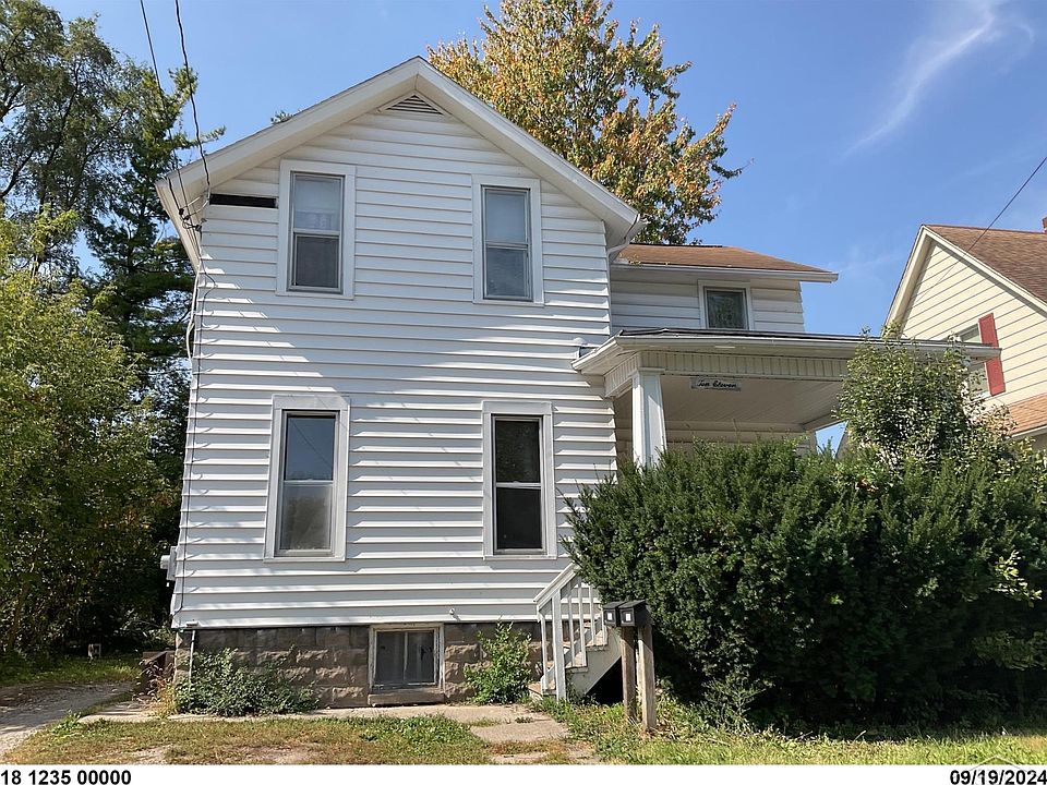 1st image of 1101 S Woodbridge St