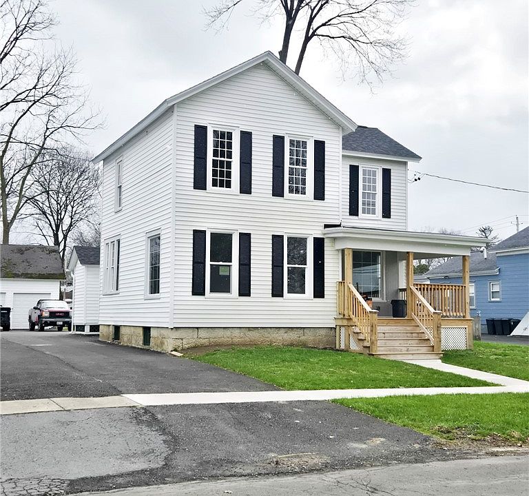 1st image of 30 Evans St