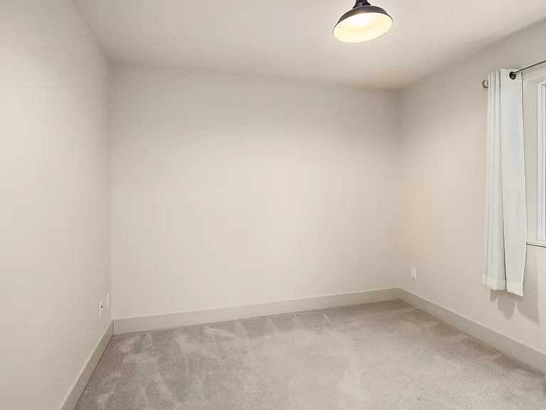 410 W Fulton St — Photo 3