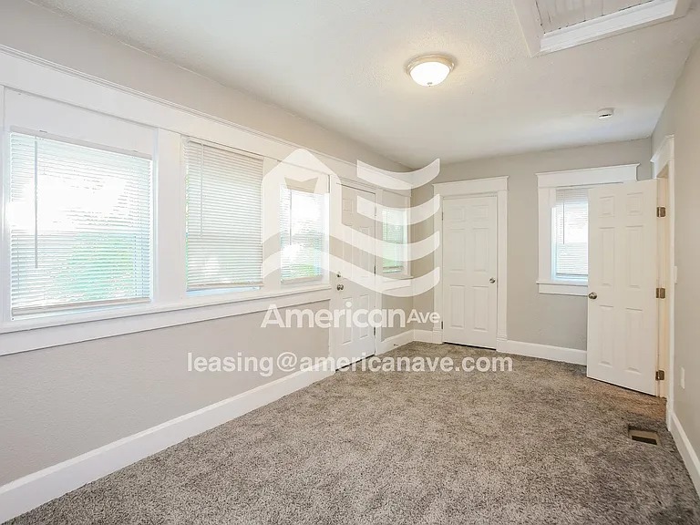 614401_010_wm_-_main_bedroom_13184348.jpg