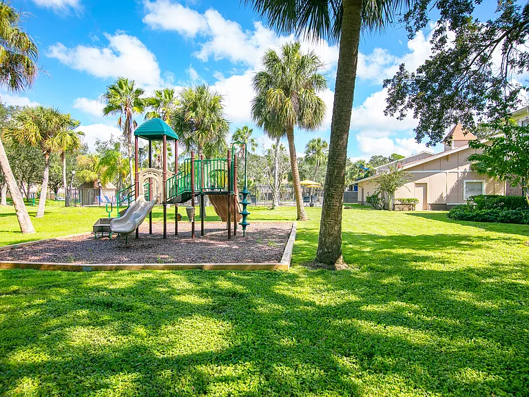 Captiva Club Apartments — Photo 17