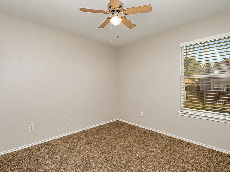 1121 Charlotte Dr — Photo 29