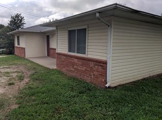 201 E Richter St, Stockton, MO 65785