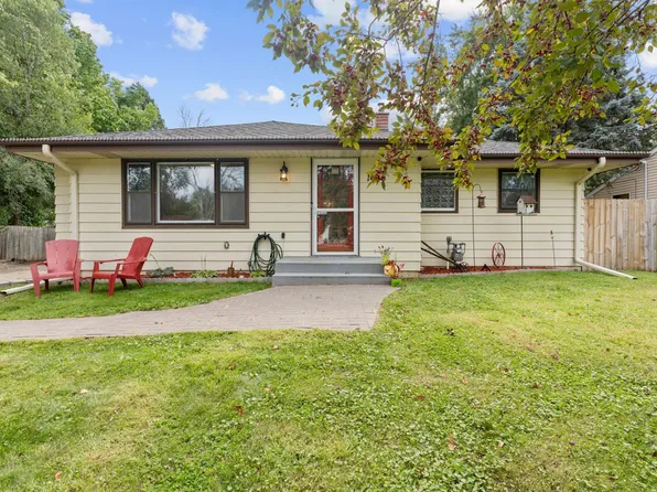 1496 Laurie Rd E, Maplewood, MN 55109