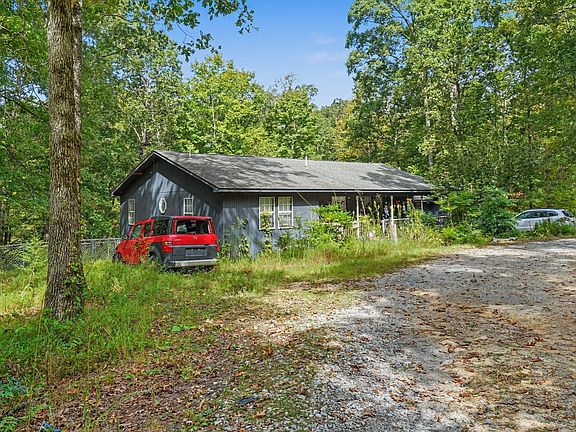 4th image of 720 Harris Rd