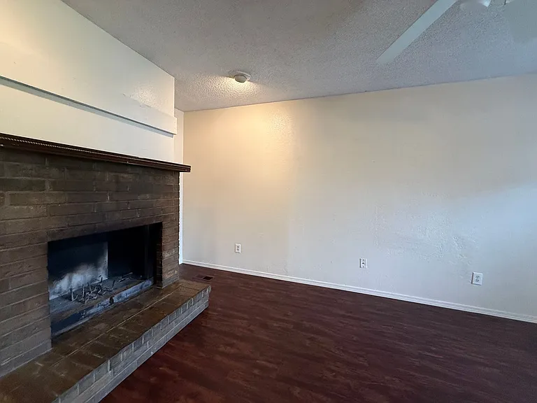 312 W Quantico St — Photo 13