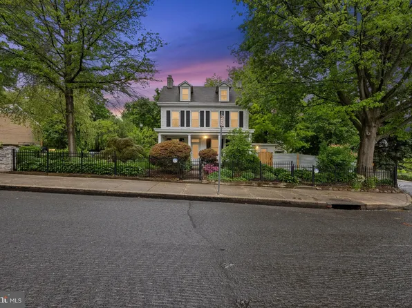 821 Oak Ln, Philadelphia, PA 19126