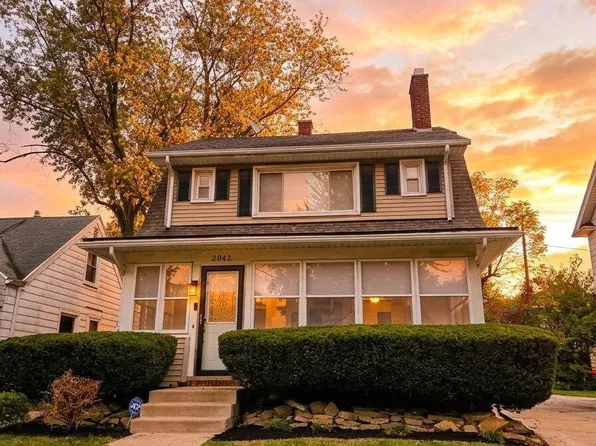 2042 Wyndhurst Rd, Toledo, OH 43607