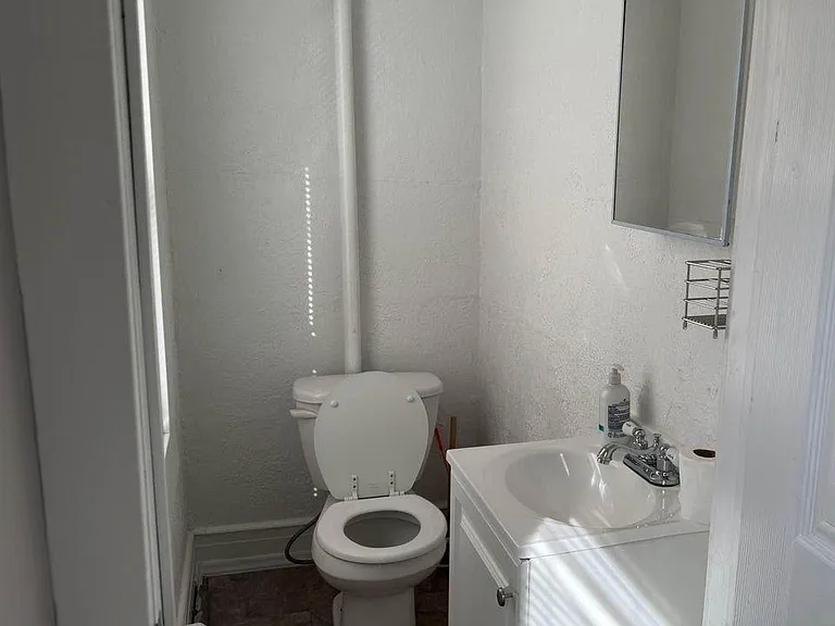 85 Parker St #2 — Photo 5
